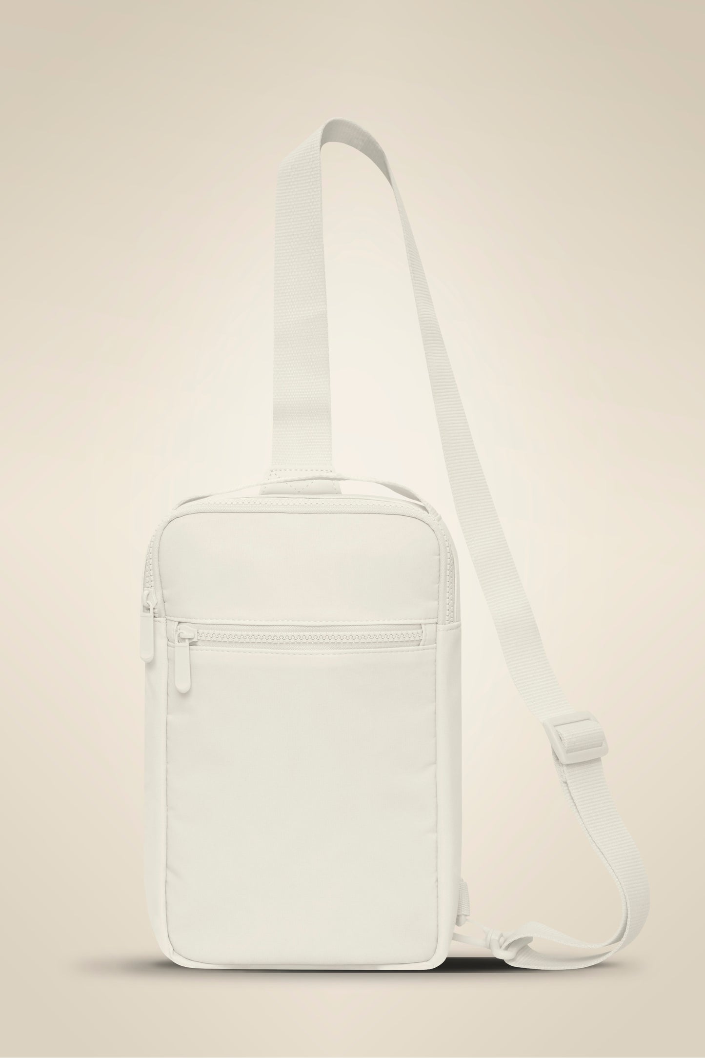 KOI&reg; MATTE SLING BAG. 4L